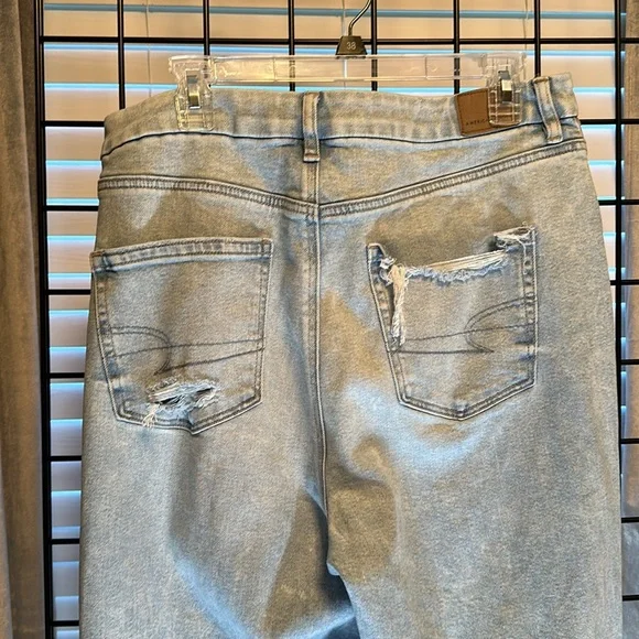 American Eagle distressed jeans size 16 Short - Picture 6 of 8